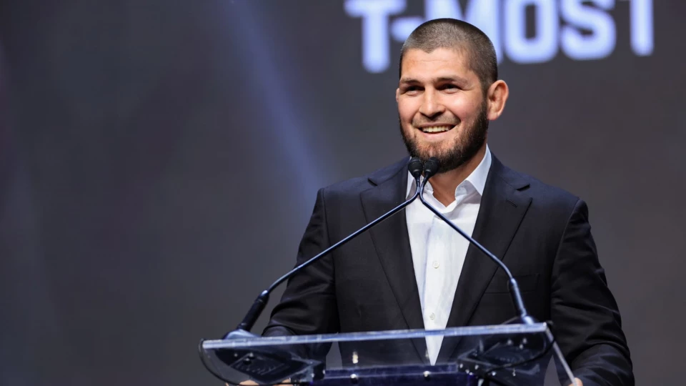 UFC Tarafından Khabib Onurlandırıldı